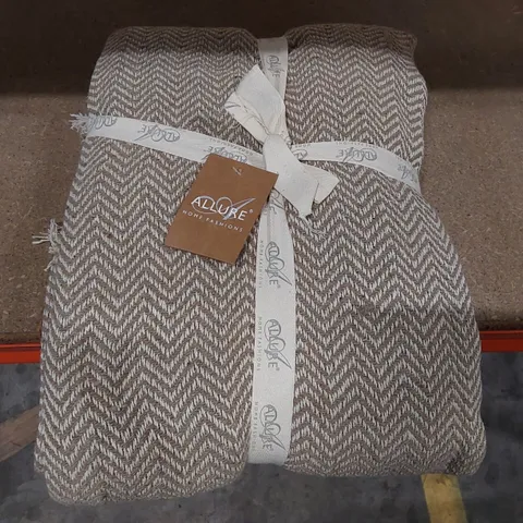 AUDLEY CHEVRON HERRINGBONE THROW BLANKET - 150 x 200CM (1 ITEM)