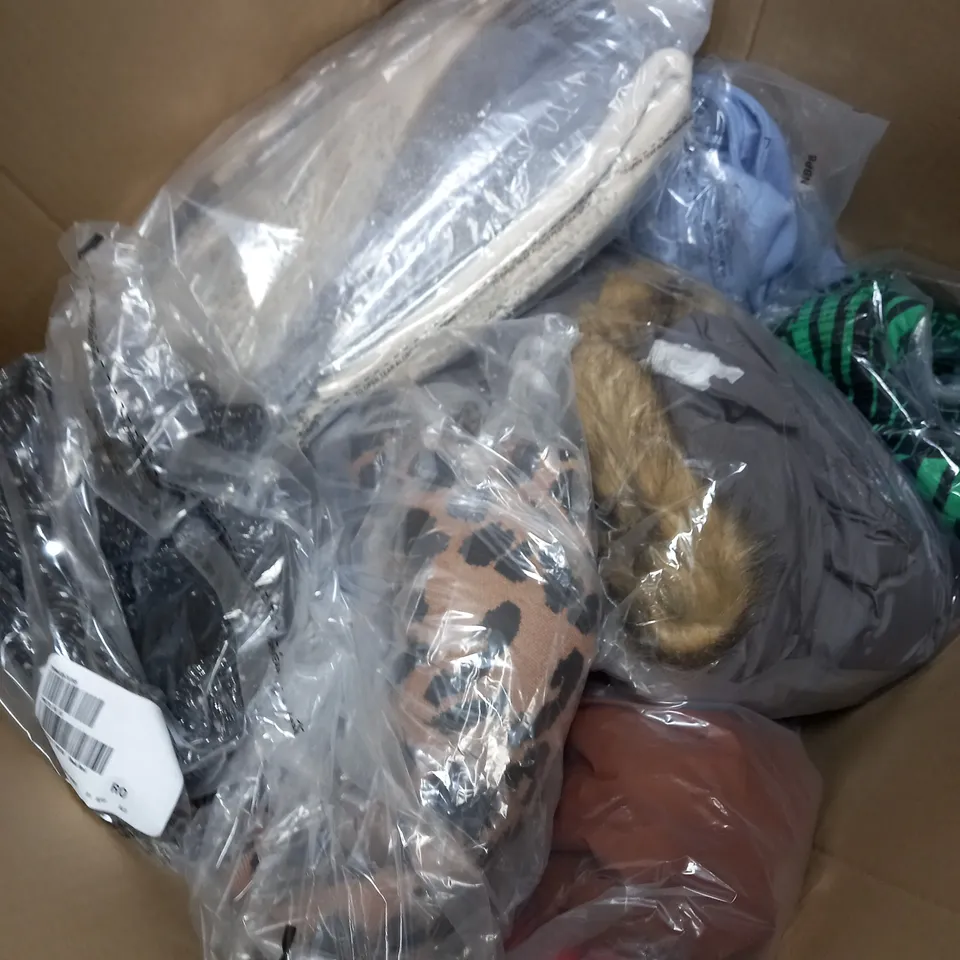 BOX OF APPROXIMATELY 10 CLOTHING ITEMS TO INCLUDE JUMPER, DRESS, TOP ETC