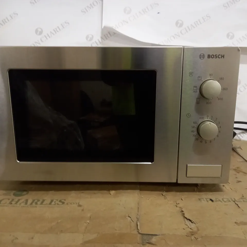 BOSCH HMT72G450B FREESTANDING MICROWAVE OVEN