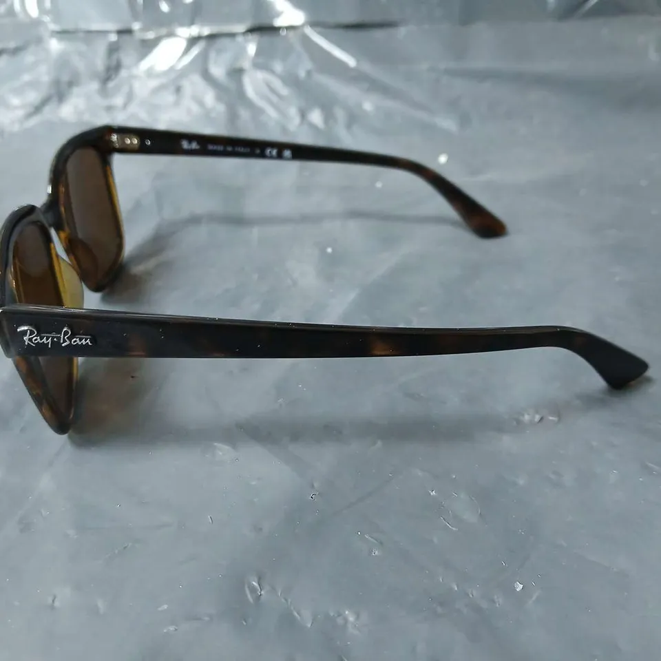 BOXED PAIR OF RAY BAN PATTERNED BROWN GLASSES                                        