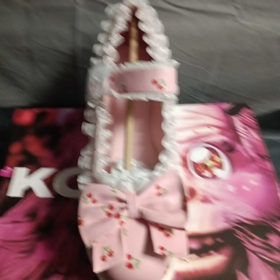 BOXED PAIR OF WOMENS TIRA MARY JANE SHOES - UK SIZE 8