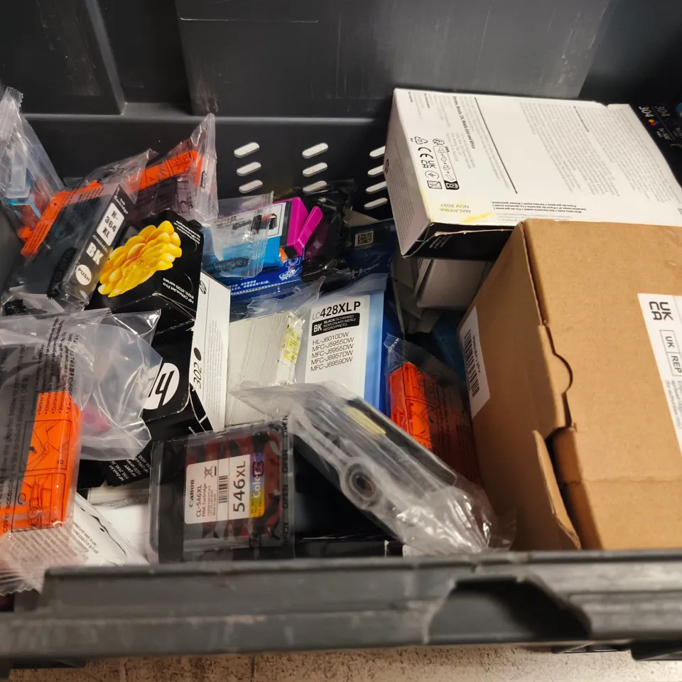 APPROXIMATELTY 15 ASSORTED PRINT ACCESSORIES