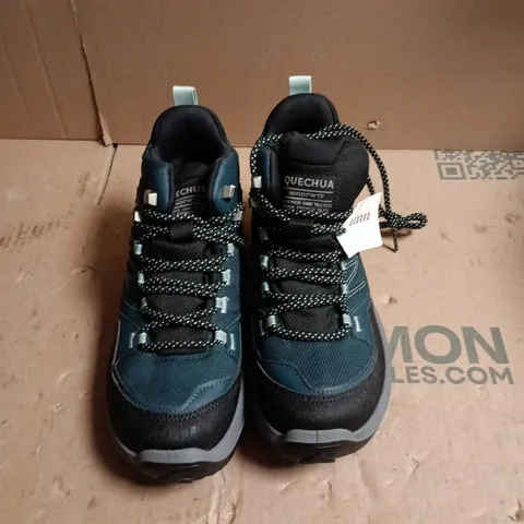 QUECHUA HIKING BOOTS – MEN'S, TEAL/BLACK - UK SIZE 4 