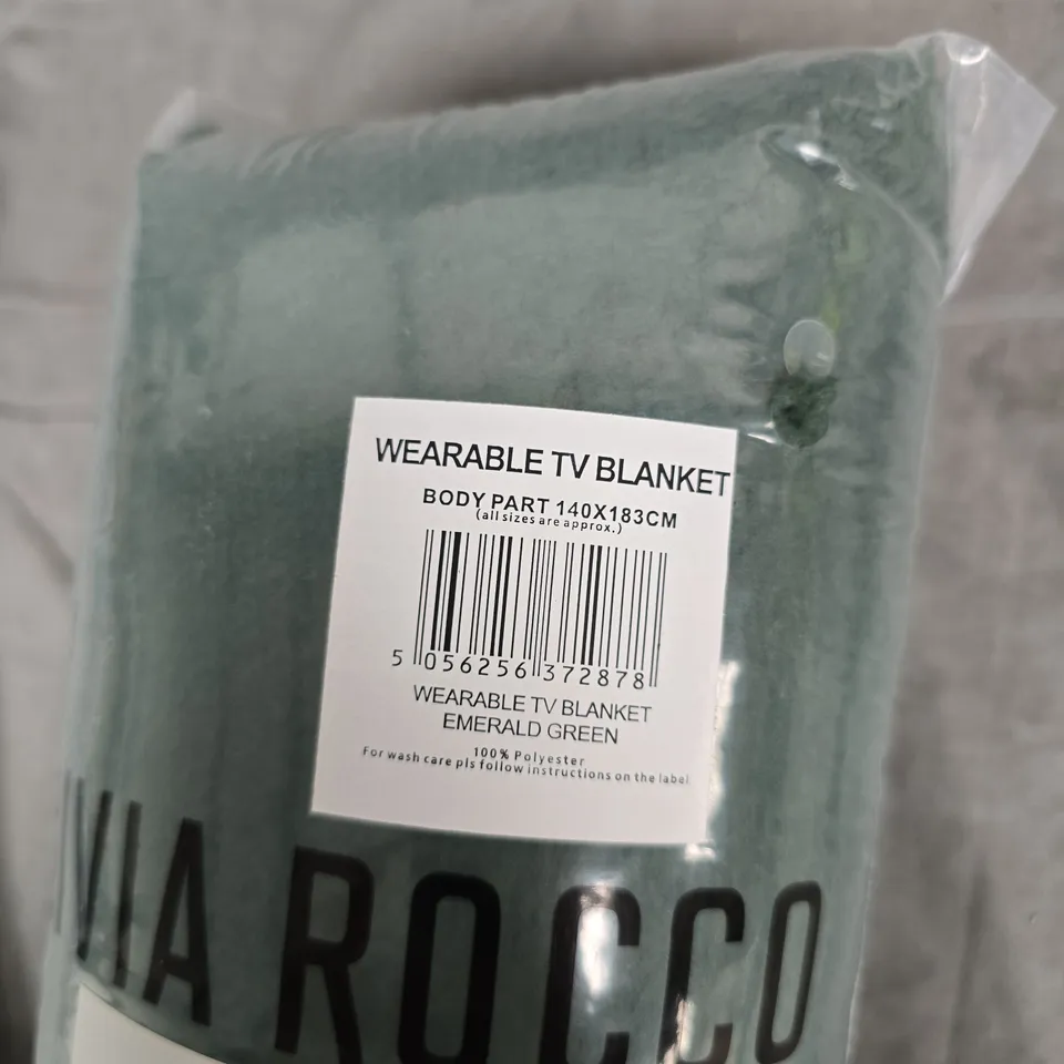 BAGGED OLIVIA ROCCO WEARABLE TV BLANKET – EMERALD GREEN