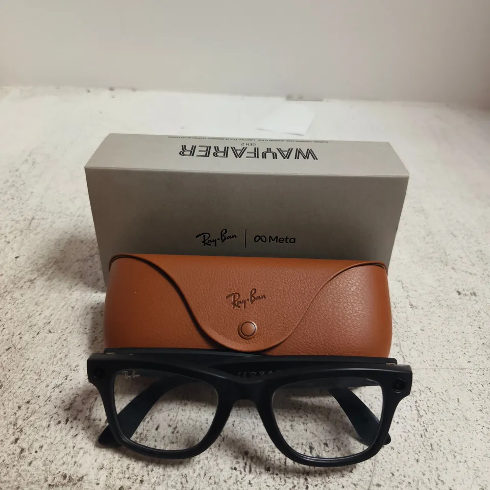 RAY-BAN WAYFARER SUNGLASSES – WITH BOX