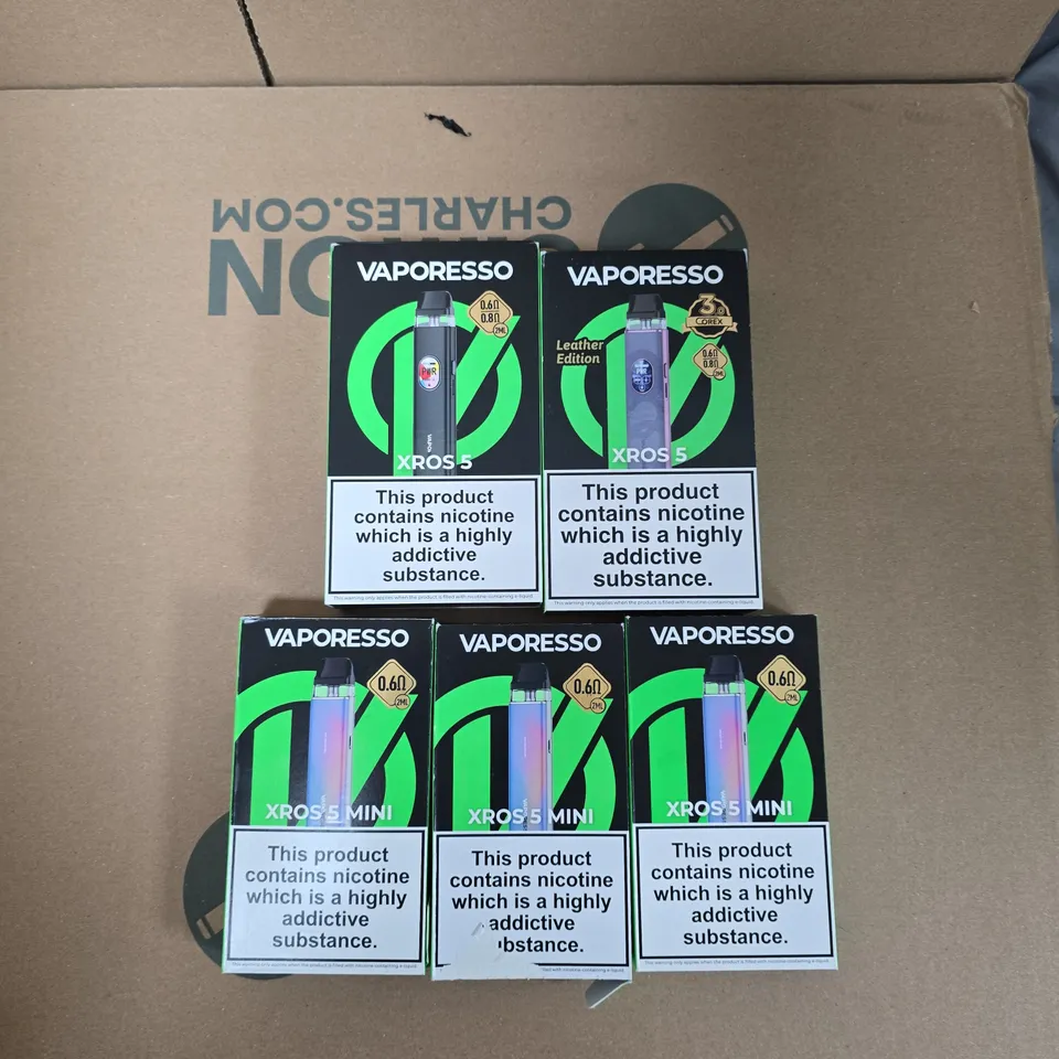 BOX OF APPROXIMATELY 30 ASSORTED E-CIGARETTES AND ACCOMPANIMENTS TO INCLUDE: VARIOUS VAPORESSO ITEMS