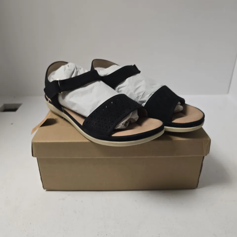 JO & JOE FLORENCE BLACK SANDALS - UK 6