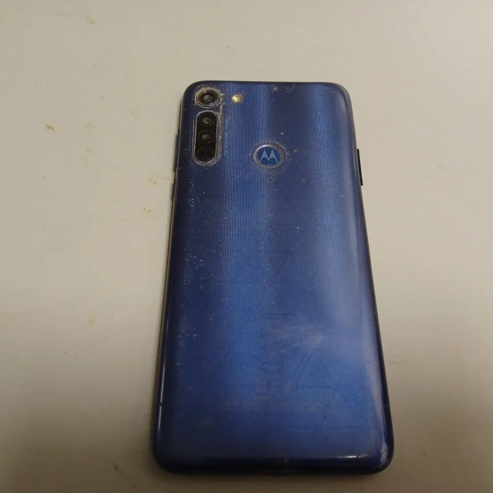 MOTOROLA MOTO G8