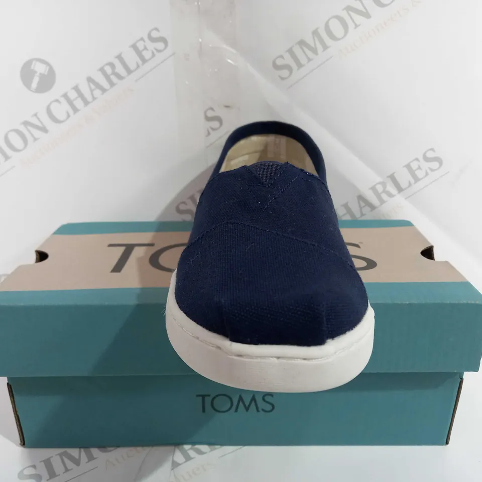 BOXED TOMS ALPARGATA NAVY CANVAS - UK 2.5