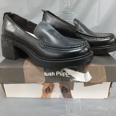 BOXED PAIR OF HUSH PUPPIES ADELAIDE BLOCK HEEL LOAFERS IN BLACK SIZE 4