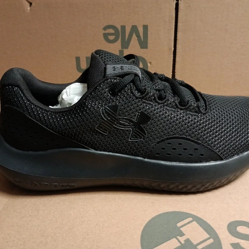 UNDER ARMOUR BLACK MESH RUNNING SHOES - UK SIZE 7.5