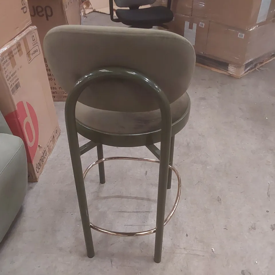 DANETTI BLAKE VELVET WITH METAL BAR STOOL