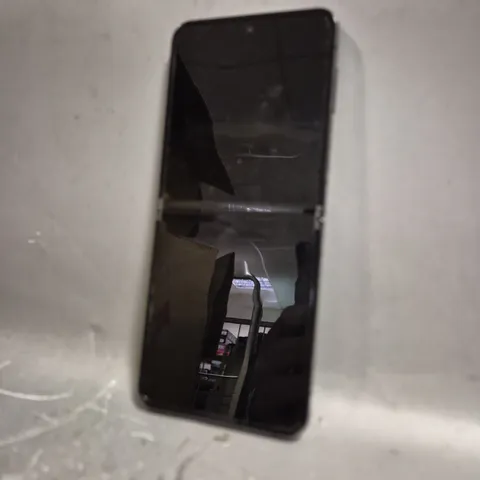 SAMSUNG GALAXY Z FLIP