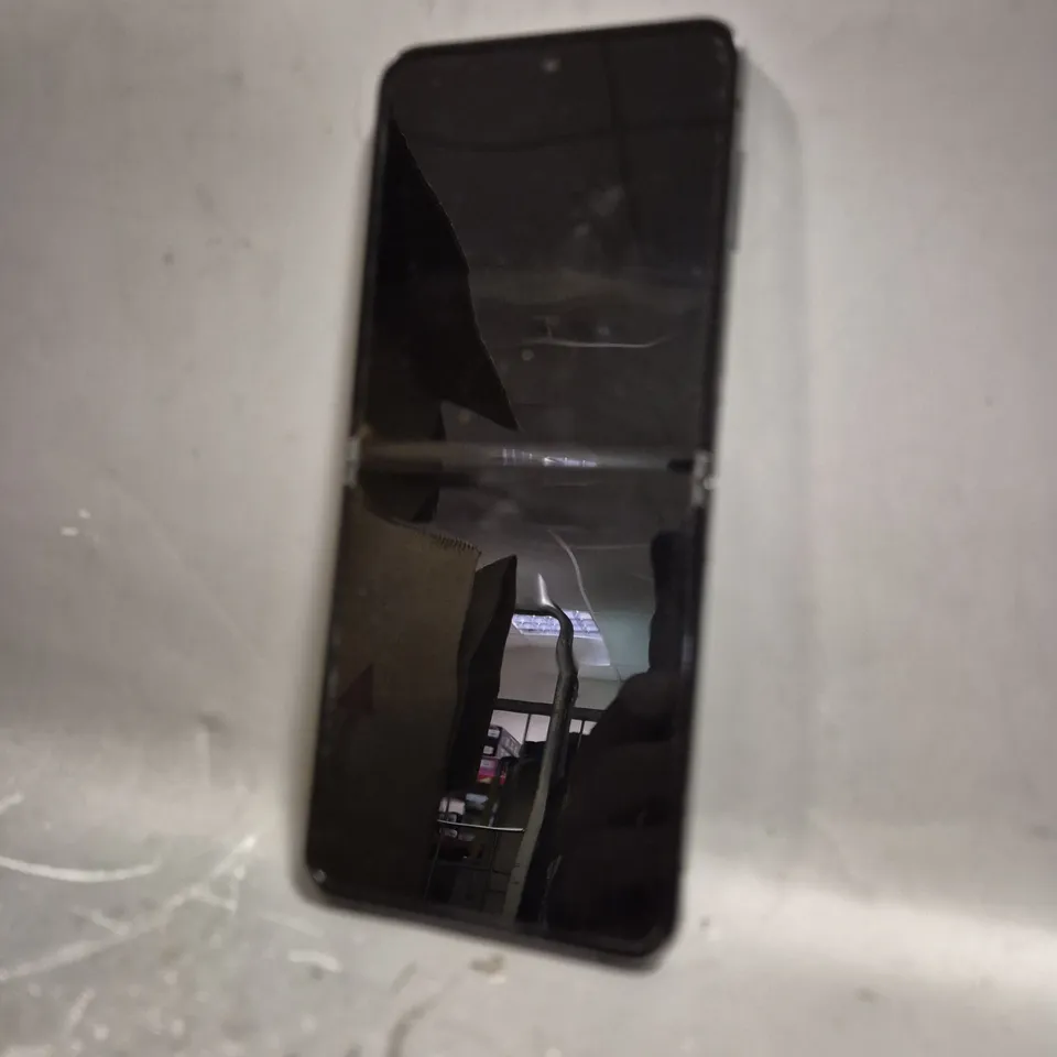 SAMSUNG GALAXY Z FLIP 