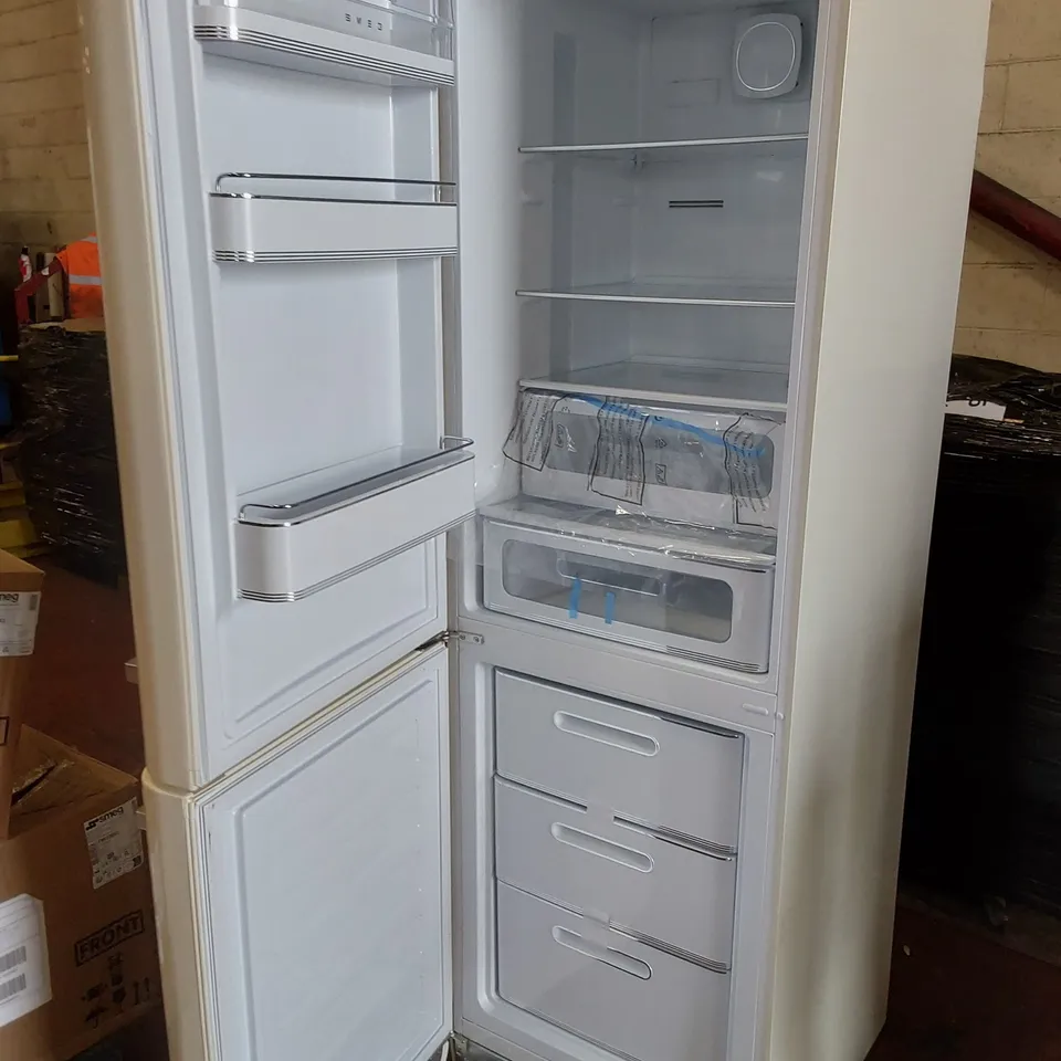 SMEG FAB50RCR5 80cm FRIDGE FREEZER - CREAM