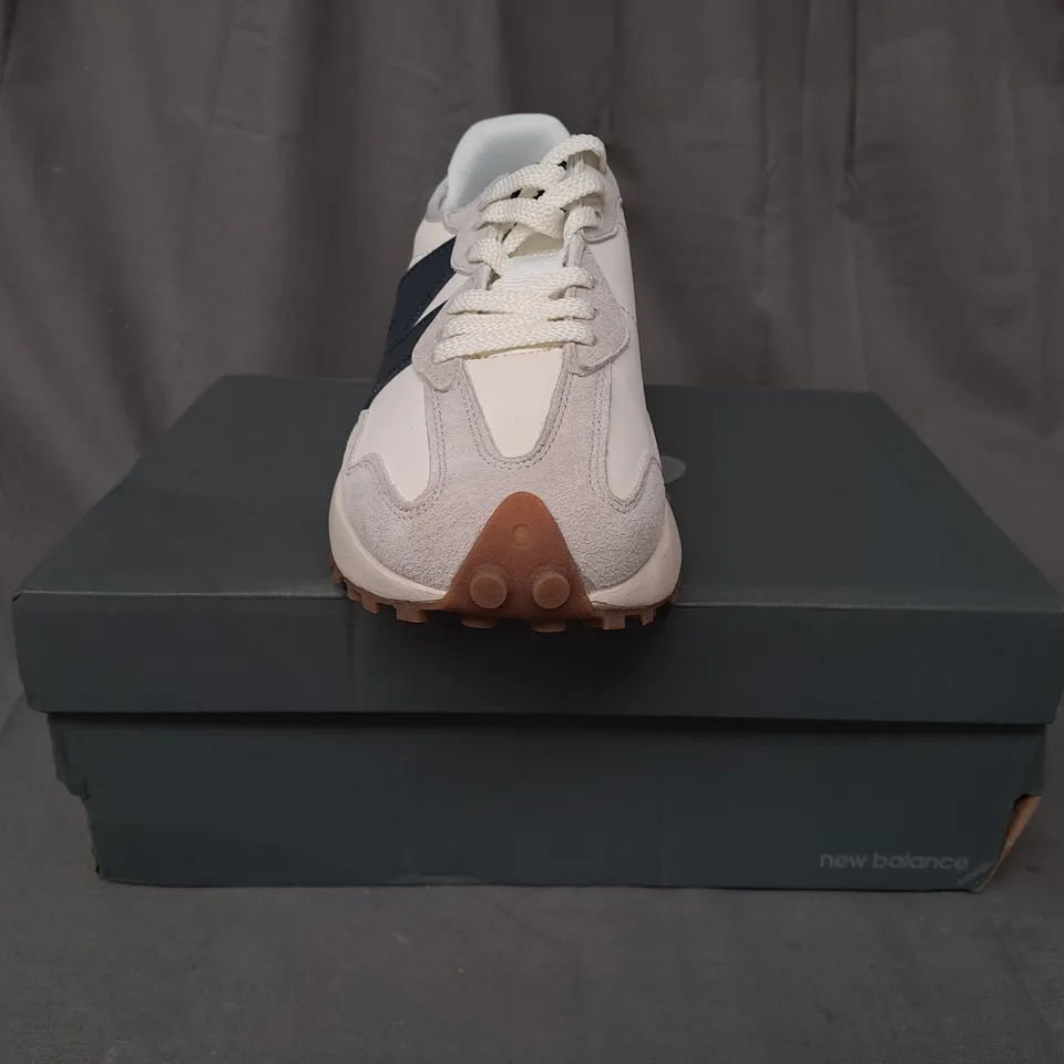 BOXED PAIR OF NEW BALANCE 327 SHOES IN WHITE/STONE/NAVY UK SIZE 6