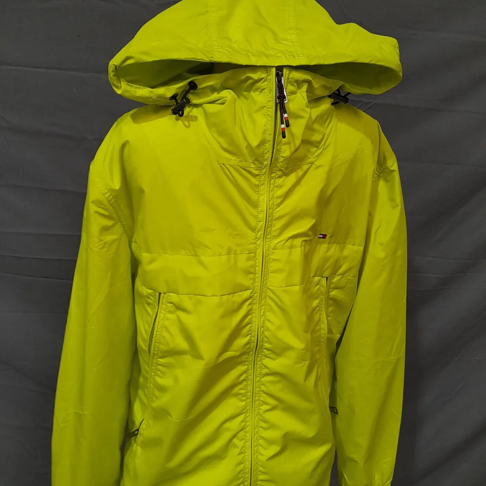 TOMMY HILFIGER RAIN JACKET SIZE M 