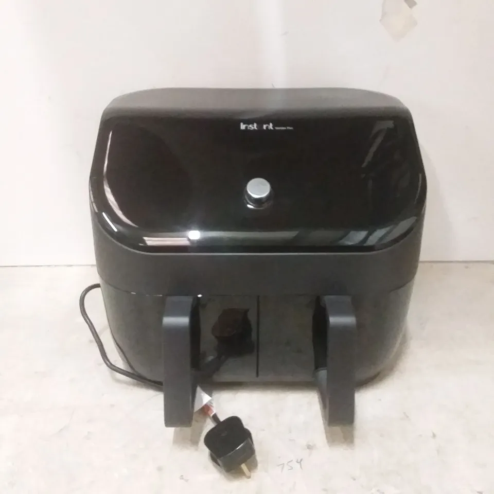 BOXED INSTANT VORTEX 8 IN 1 PLUS DOUBLE AIR FRYER 7.6L 