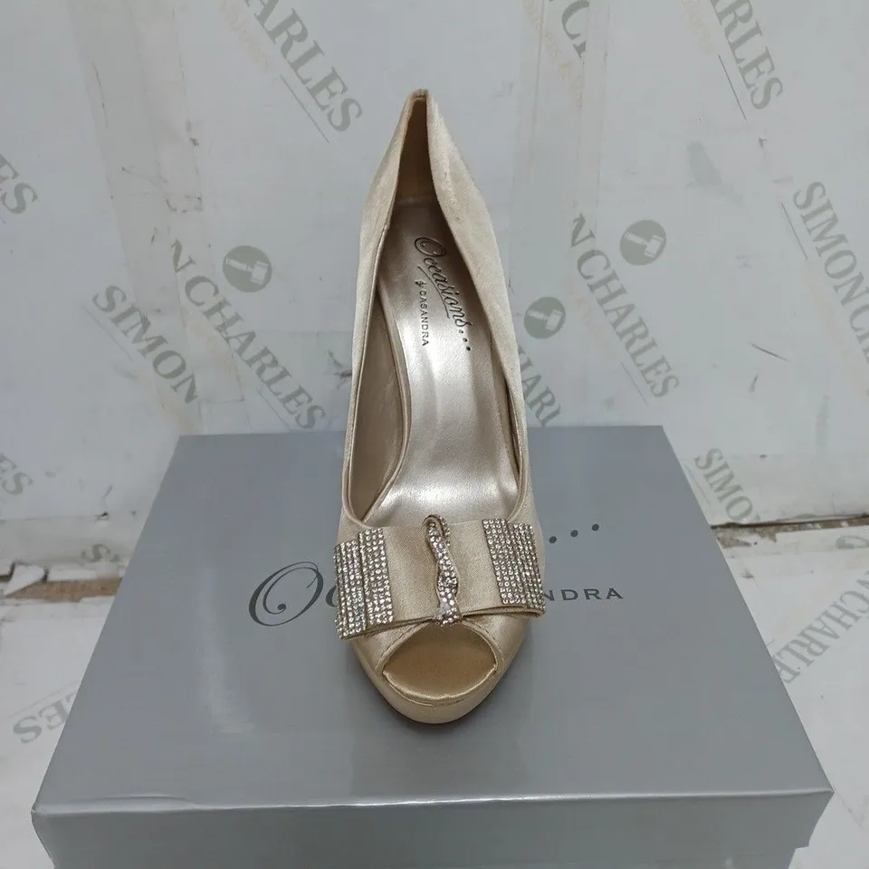 LOT OF 14 PAIRS OF OCCASIONS BY CASANDRA LADIES SHOES