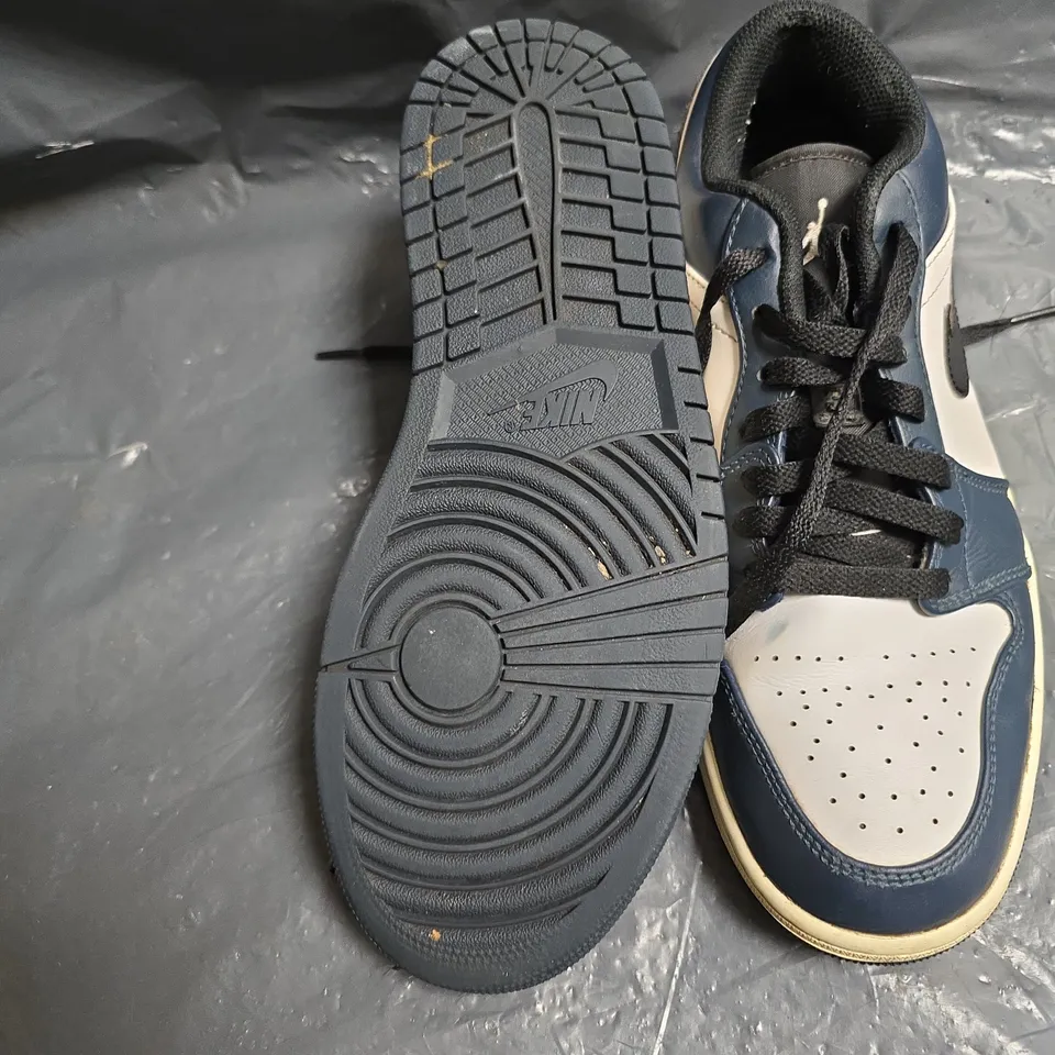 NIKE DUNK LOW SNEAKERS – NAVY/WHITE, UK 9.5 (US 10)