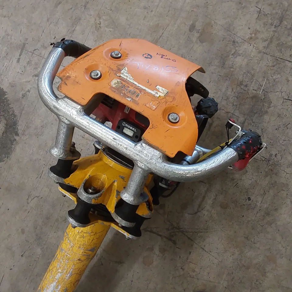 ROBEL 62.05 2 STROKE VERTICAL TAMPER - RAILWAY MAINTENANCE TOOL