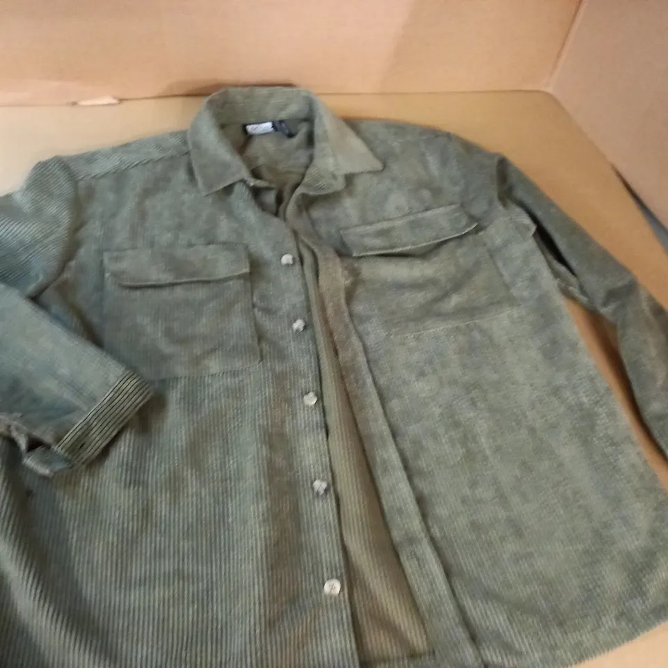 VINTAGE RECLAIMED GREEN RIBBED SHIRT - S
