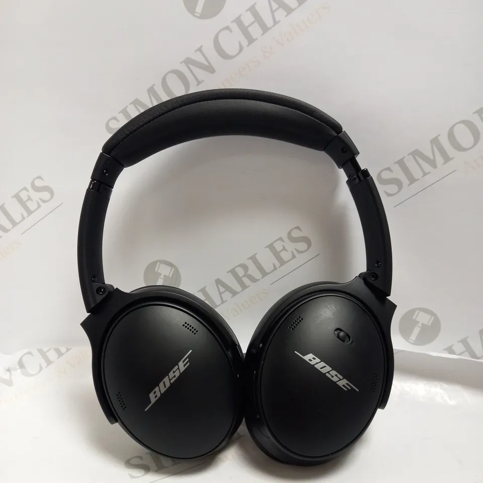 BOXED BOSE NOISE CANCELLING QUIETCOMFORT 45 HEADPHONES