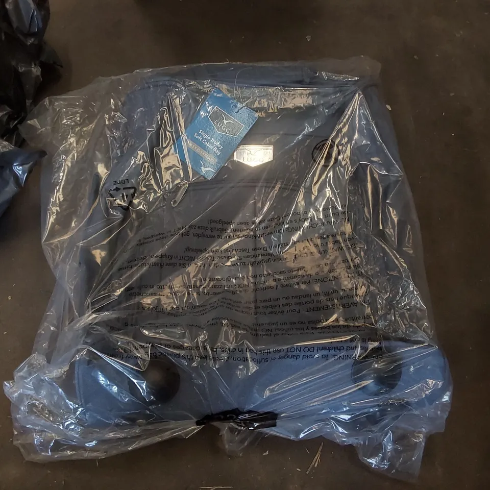 BOX OF APPROXIMATELY 8x BAGGED LUGG SINGLE TROLLEY SOFT CABIN BAGS