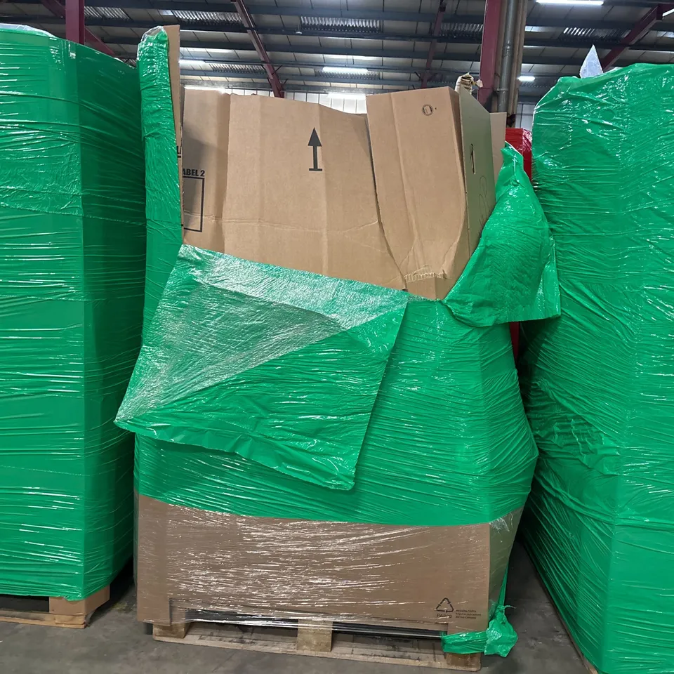 PALLET OF ASSORTED CONSUMER PRODUCTS TO INCLUDE: GAMING CHAIR, BUGGY BOARD, ROLLER BLIND, RETRACTABLE BABY GATE, TOILET SEATS ECT