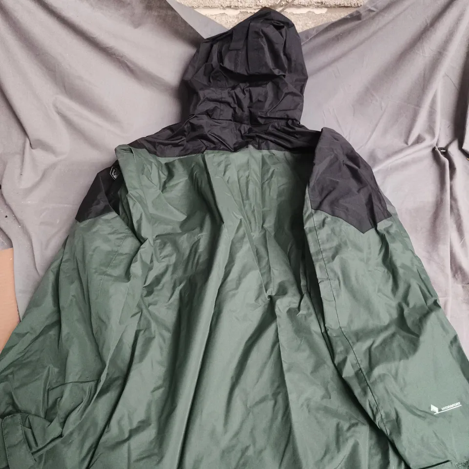 REGATTA GREAT OUTDOORS WATERPROOF JACKET – UK XXL, GREEN/BLACK