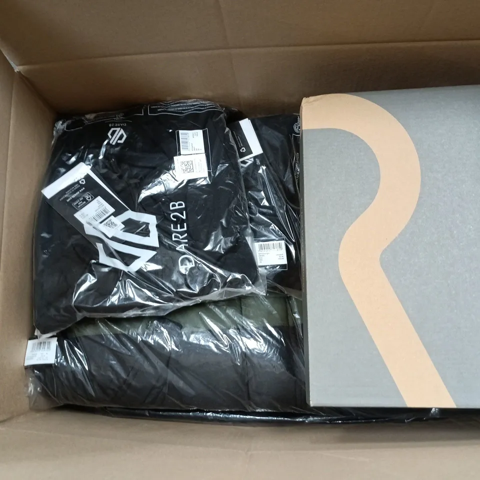 APPROXIMATELY 10 ASSORTED BRAND NEW REGATTA/DARE2B CLOTHING ITEMS IN VARIOUS SIZES, STYLES & COLOURS TO INCLUDE MARSHGRAVE, HOLCOMBE IEP, AEP VIRTUOUS TIGHT, ETC
