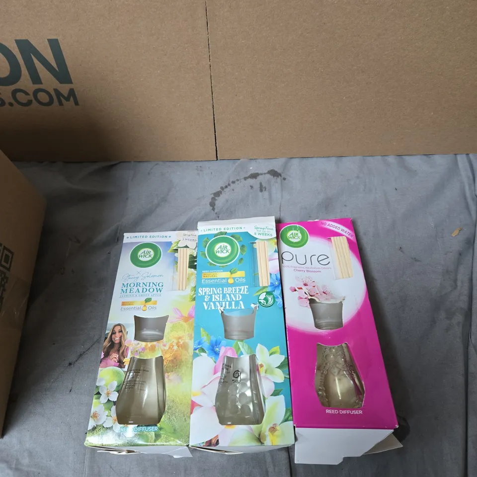AIR WICK REED DIFFUSER GIFT SET – 3 FRAGRANCES (MORNING MEADOW, SPRING BREEZE & ISLAND VANILLA, PURE)  BOX OF APPROXIMATELY 10 ITEMS 