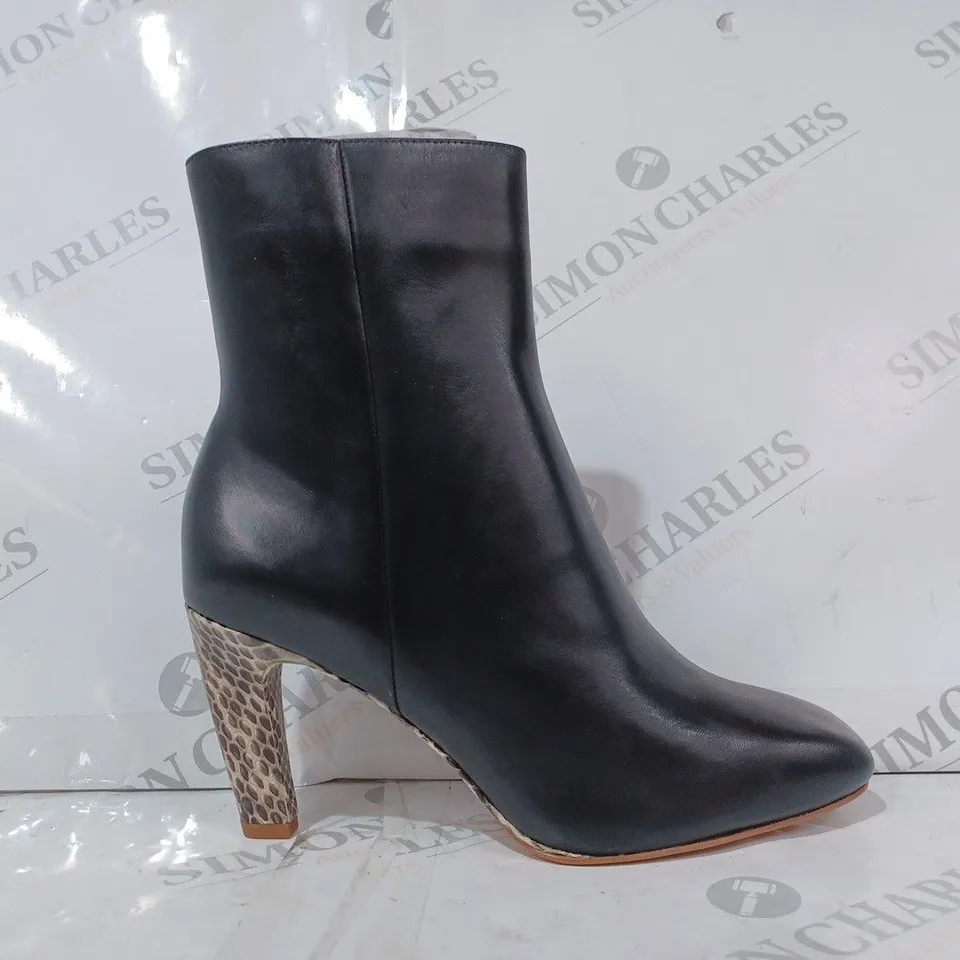 BOXED PAIR OF REISS SOPHIA HEELED CHELSEA BOOTS IN BLACK SIZE 4