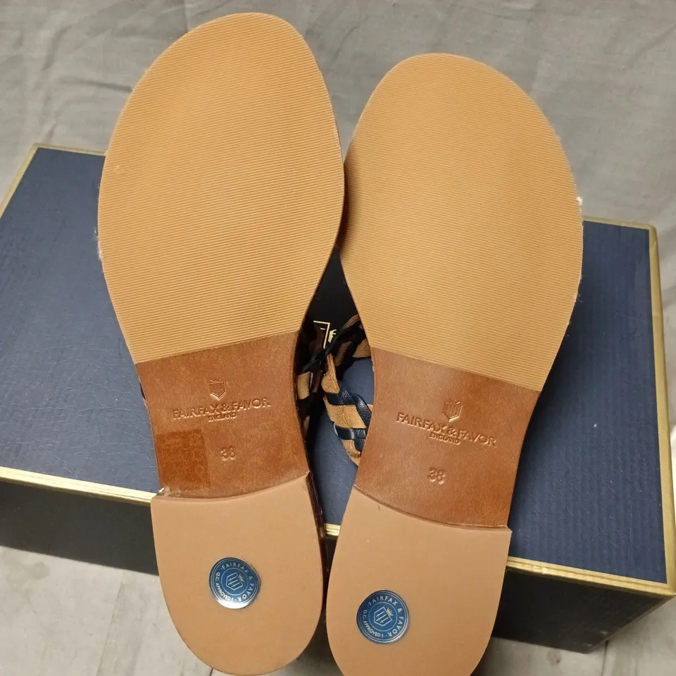 BOXED FAIRFAX & FAVOR WOMEN'S TUSCANY SANDAL – TAN/NAVY LEATHER, UK 5 (EU 38, US 7)