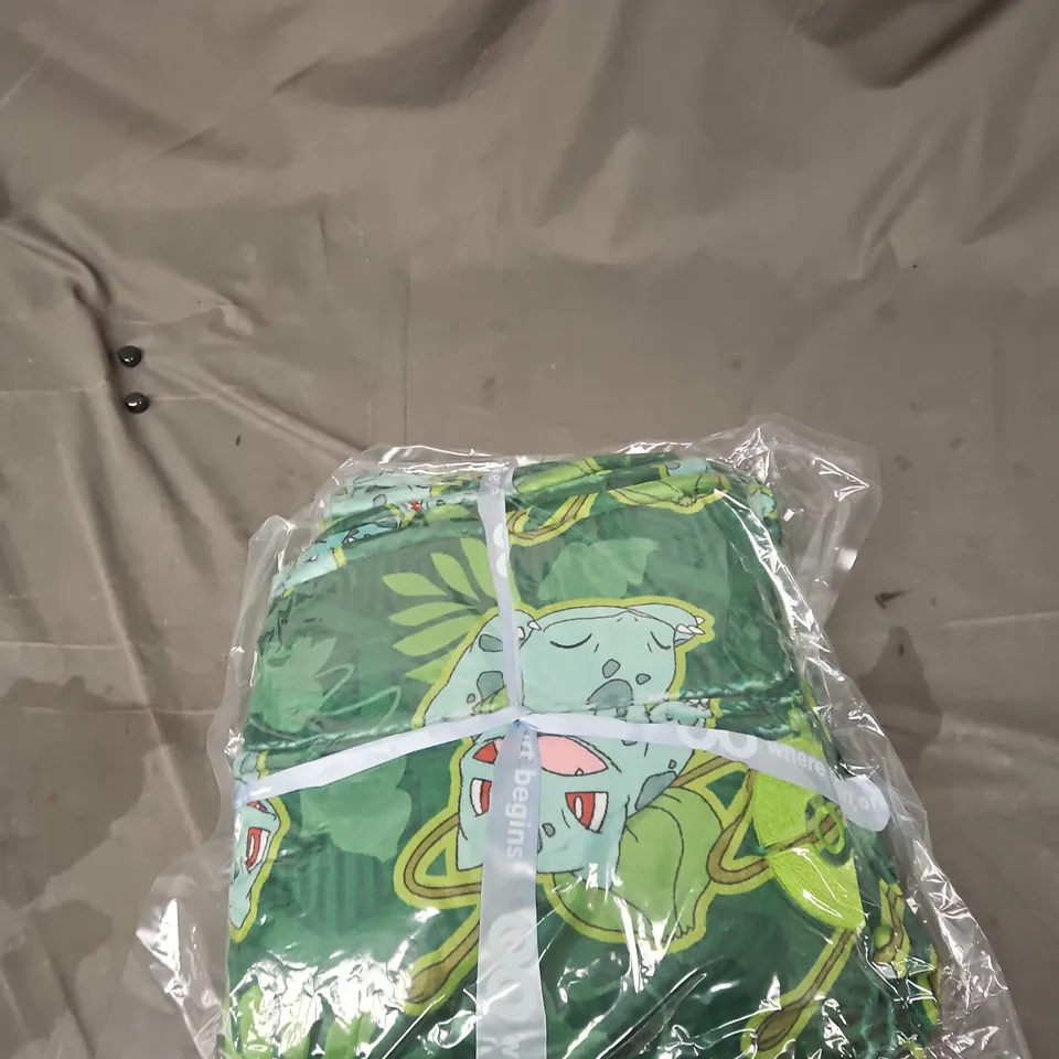 POKÉMON BULBASAUR WEARABLE BLANKET – ONE SIZE FITS MOST