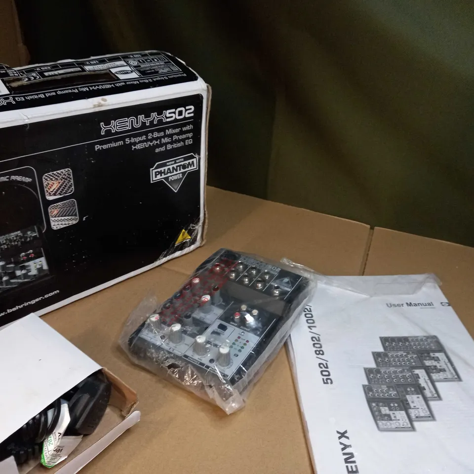 BOXED XENYX502 PREMIUM 5-INPUT 2-BUS MIXER 