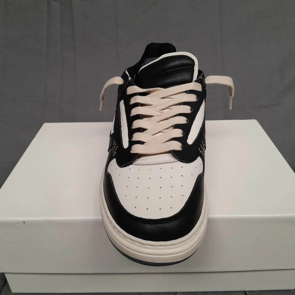 BOXED PAIR OF REPRESENT REPTOR LOW BLACK/VINTAGE WHITE SIZE 46 