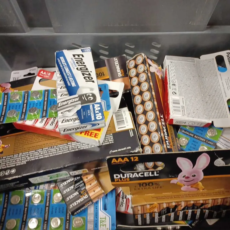 BOX TO CONTAIN APPROX 30 X ASSORTED PACKS OF BATTERIES, SPECIFICATIONS & BRANDS VARY 