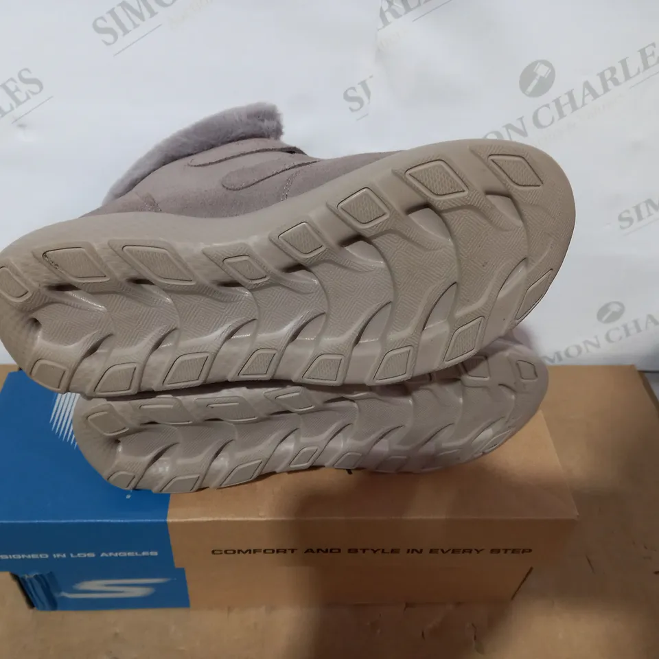 BOXED PAIR OF SKECHERS BOOTS - SIZE 3