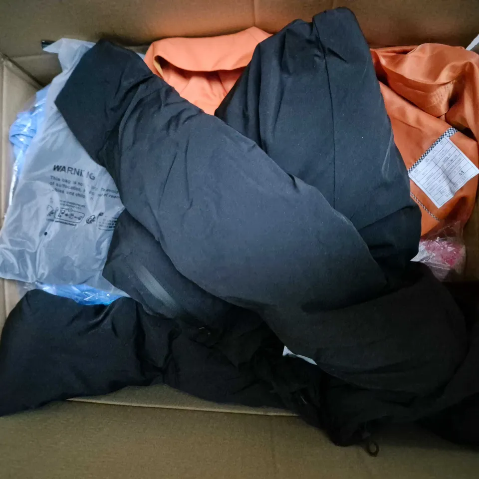 APPROXIMATELY 35 ASSORTED CLOTHING ITEMS IN VARIOUS SIZES, STYLES & COLOURS TO INCLUDE BRANDS SUCH AS H&M, ZARA, PRETTYLITTLETHING, ETC - COLLECTION ONLY