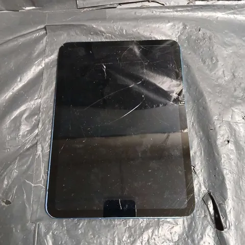 APPLE IPAD A2757 – BLUE REAR, CRACKED TOUCHSCREEN