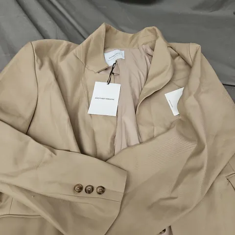 ANOTHER VERSION THE ULTIMATE BLAZER – BEIGE, SIZE M