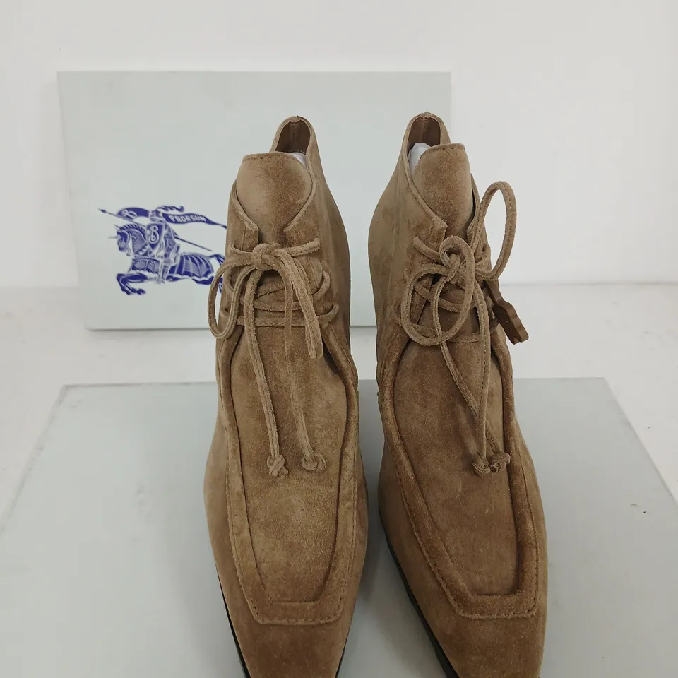 BURBERRY SUEDE LACE-UP ANKLE BOOTS – UK 6, TAN