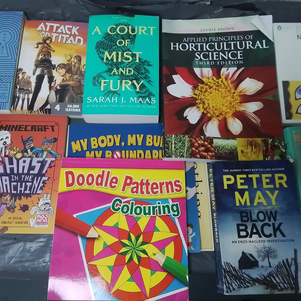 LARGE QUANTITY OF ASSORTED BOOKS TO INCLUDE WONDERS OF LIFE BY BRIAN COX AND MINECRAFT DEEP DIVE