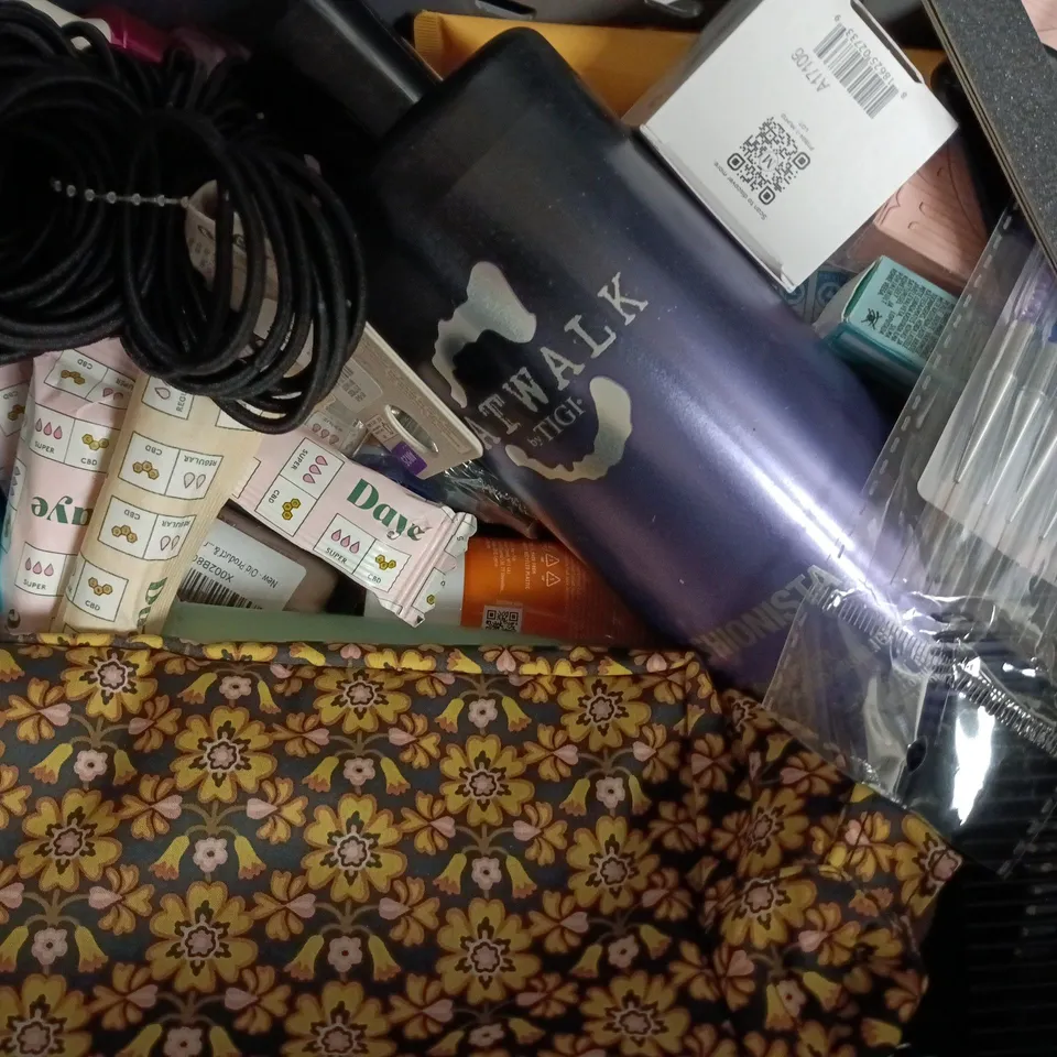 APPROXIMATELY 20 ASSORTED COSMETIC ITEMS TO INCLUDE ELAIMEI, DIRTY WORKS, ETC - COLLECTION ONLY