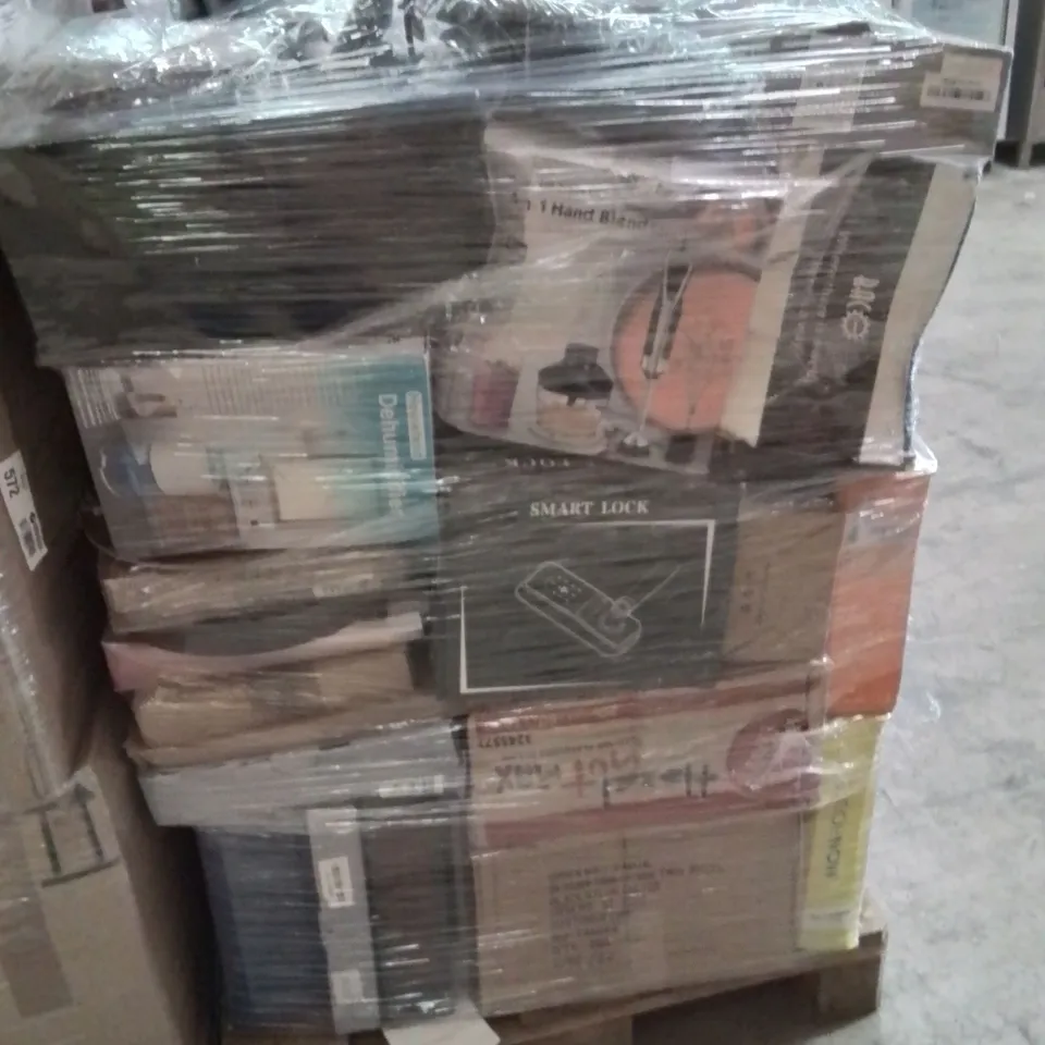 PALLET CONTAINING A LARGE QUANTITY OF ELECTRICAL PRODUCTS TO INCLUDE;BLENDER,DEHUMIDIFIER,NEON LAMP