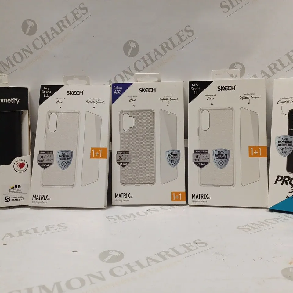 BOX OF APPROX 20 ASSORTED ITEMS TO INCLUDE - SKECH SAMSUNG GALAXY S21+ - SKECH SONY XPERIA 1II - SKECH GALAXY A32 PHONE CASE ECT