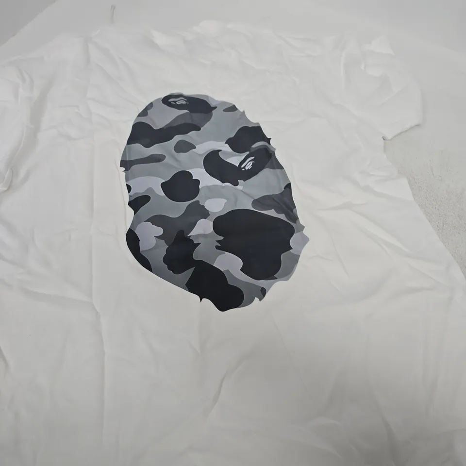 A BATHING APE T-SHIRT – WHITE, CAMOUFLAGE APE LOGO, SIZE L (UK)