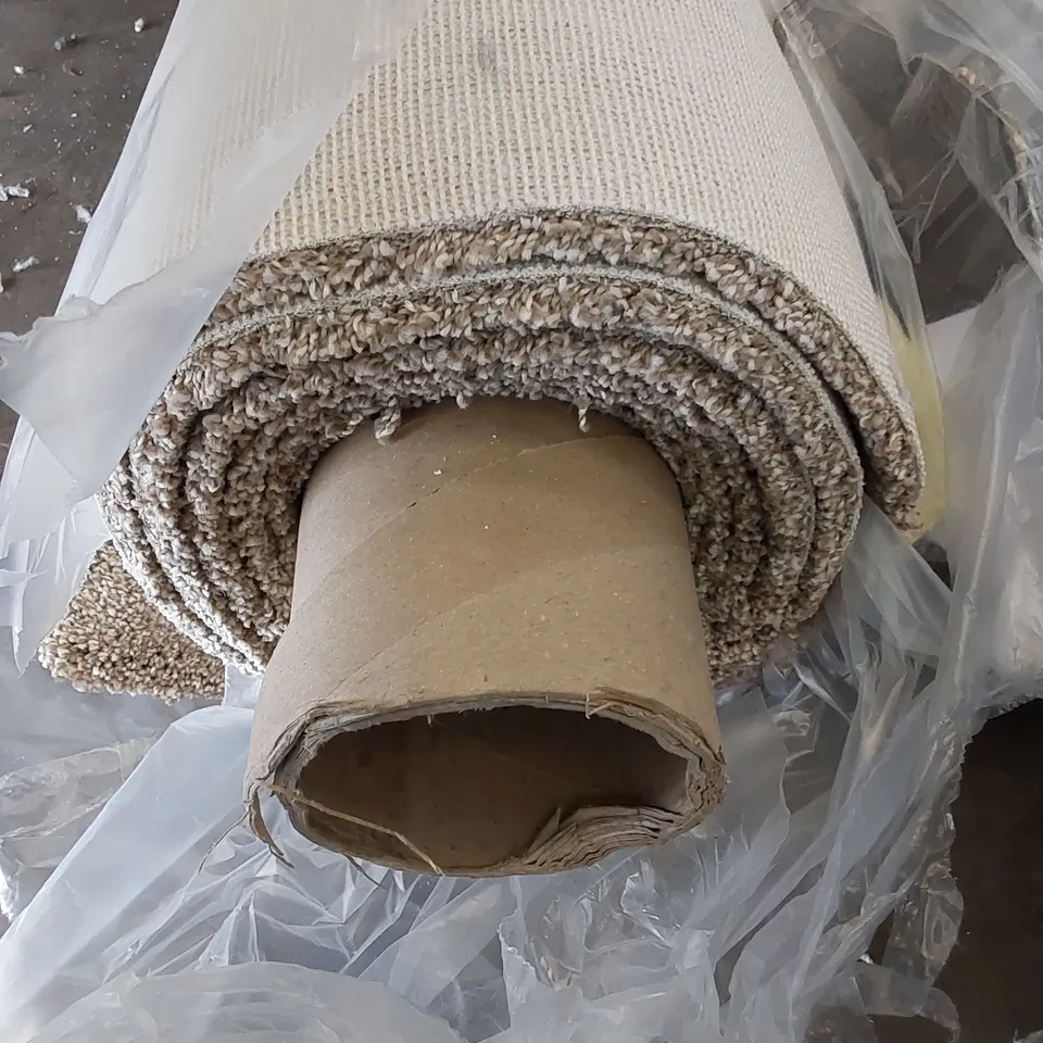 ROLL OF QUALITY FIRST IMPRESSIONS FRESH CARPET // SIZES: APPROXIMATELY 3.3 X 5m