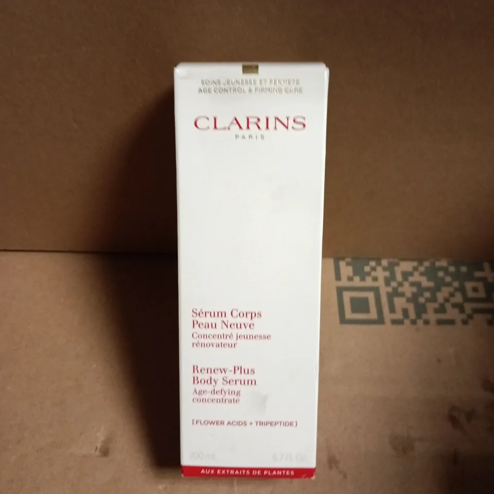 CLARINS RENEW-PLUS BODY SERUM 200 ML – SÉRUM CORPS PEAU NEUVE (AGE-DEFYING CONCENTRATE)